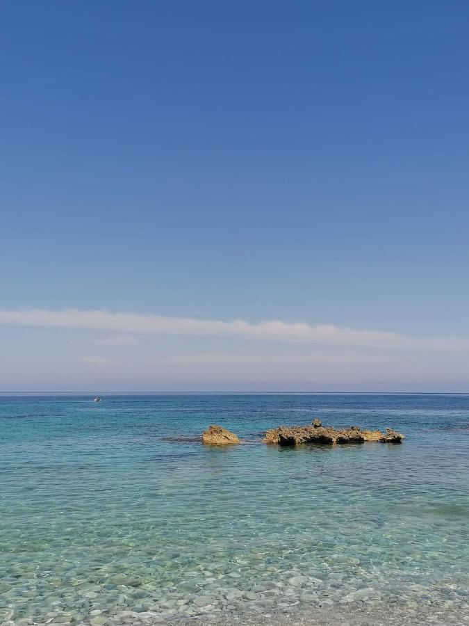 Casa Vacanza Tra Cielo E Mare 쿠스토나치 외부 사진