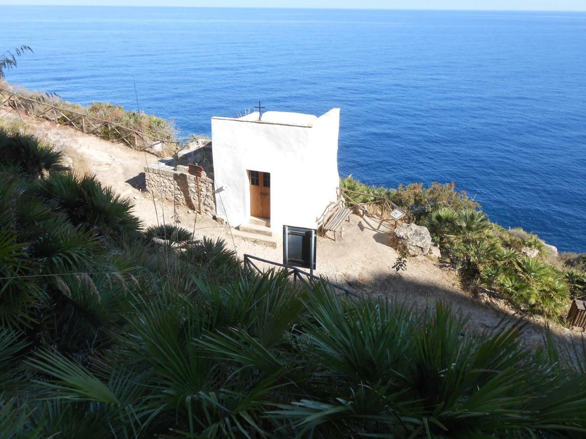 Casa Vacanza Tra Cielo E Mare 쿠스토나치 외부 사진